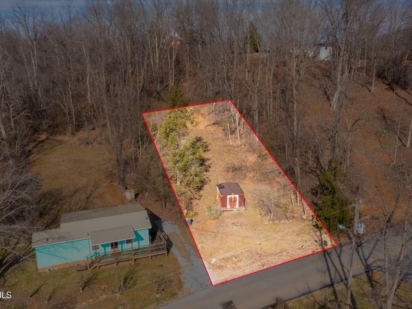 221 Old Siam Road, Elizabethton, TN 37643