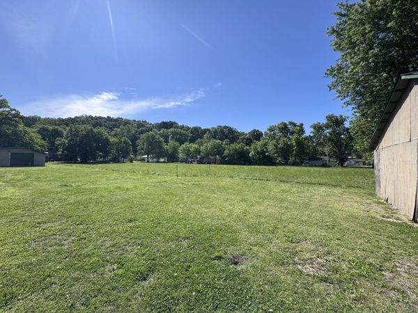 102 Walnut Street , Seneca, MO 64865