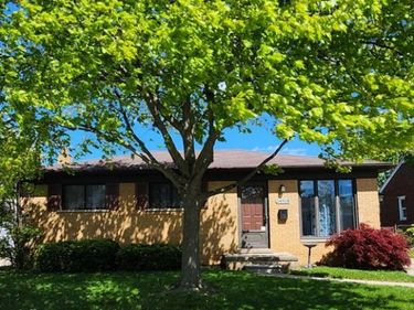 24904 Rosalind Avenue, Eastpointe, MI 48021