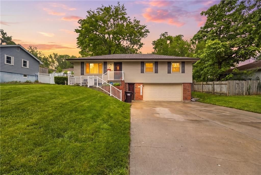 16704 Ellisonway Way, Independence, MO 64055 Main Photo