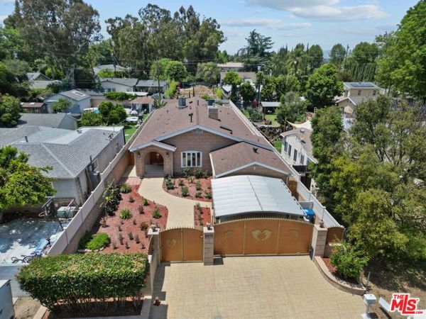 6015 Topeka Drive, Tarzana, CA 91356