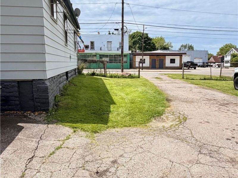 3345 Elyria Avenue, Lorain, OH 44055 Photo 13