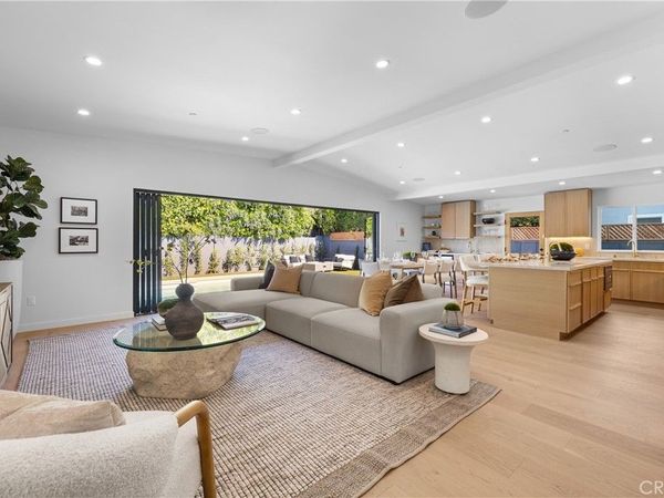 5900 Ostrom, Encino, CA 91316