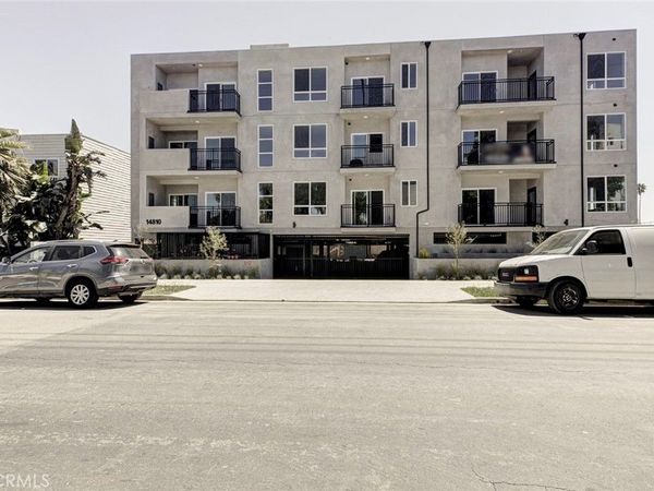 14810 Delano Street, Unit 403, Van Nuys, CA 91411