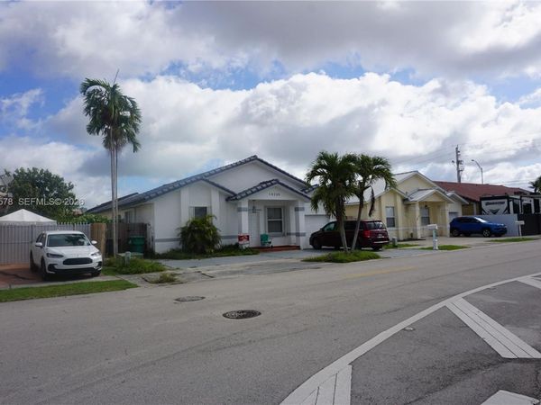 14239 SW 10th St, Miami, FL 33184