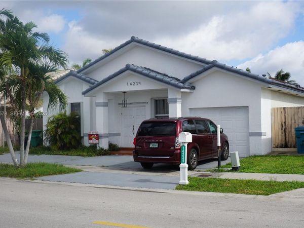 14239 SW 10th St , Miami, FL 33184