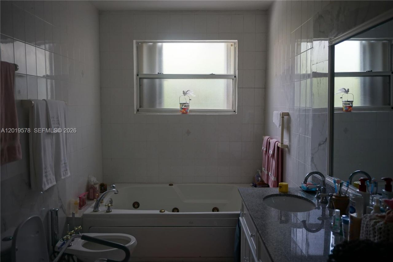 14239 SW 10th St , Miami, FL 33184 Photo
