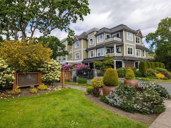 10520 McDonald Park Rd , Unit 106, Sidney, BC V8L 3J1