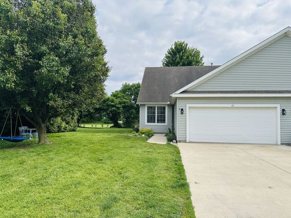 109 Labrador Lane, Downs, IL 61736