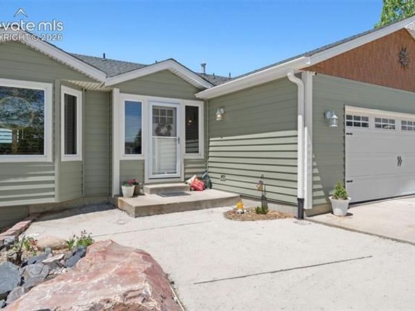 8191 Sun Country Drive, Elizabeth, CO 80107