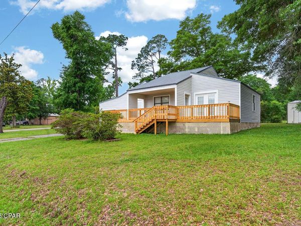 503 Lori Lane , Alford, FL 32420