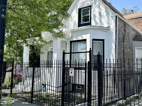 2720 W Harrison Street , Chicago, IL 60612