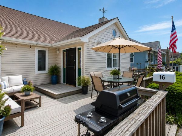 16 November Walk, Long Beach, NY 11561