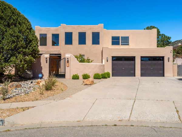 5024 Calle De Tierra NE, Albuquerque, NM 87111
