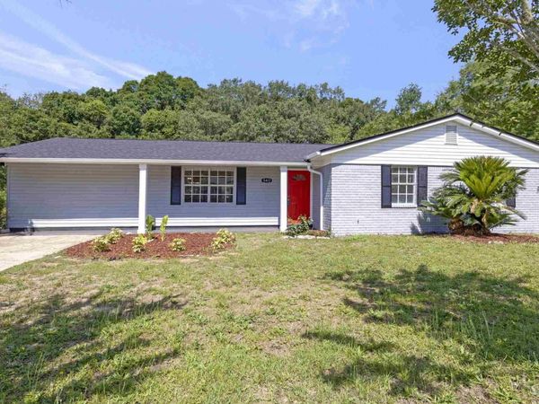 5417 Chipper Ln, Pace, FL 32571