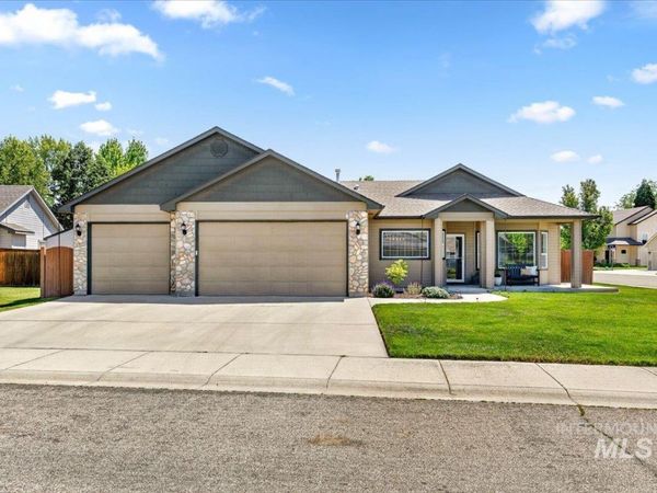 714 W Calderwood St, Meridian, ID 83642