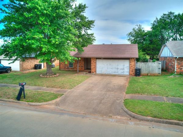 904 SE 15th Street, Moore, OK 73160