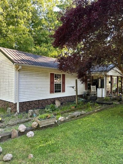698 Clearview Rd , Cottontown, TN 37048 Main Photo