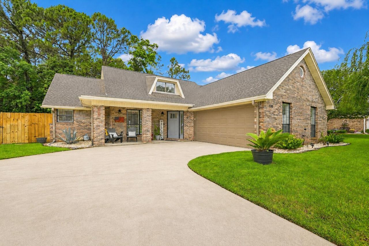 805 Overbrook Drive, Fort Walton Beach, FL 32547 Main Photo