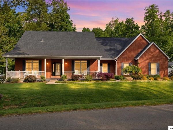 3737 Apple Valley Drive, Howard, OH 43028