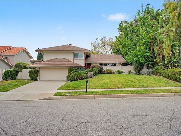 22671 Town Crier, Calabasas, CA 91302