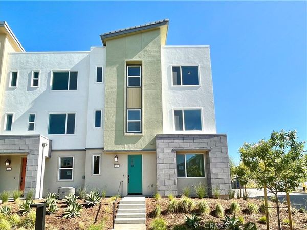 27073 Tanager Lane, Valencia, CA 91381