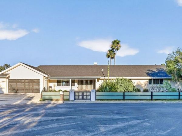 4186 Regal Oak Drive, Encino, CA 91436