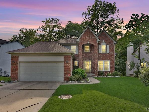 3288 Hickory Drive, Lake Orion, MI 48359