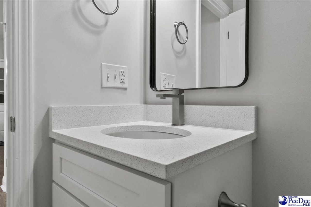 1705 Tuxedo Junction Photo 8