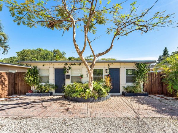 1545 NE 32nd Street, Oakland Park, FL 33334