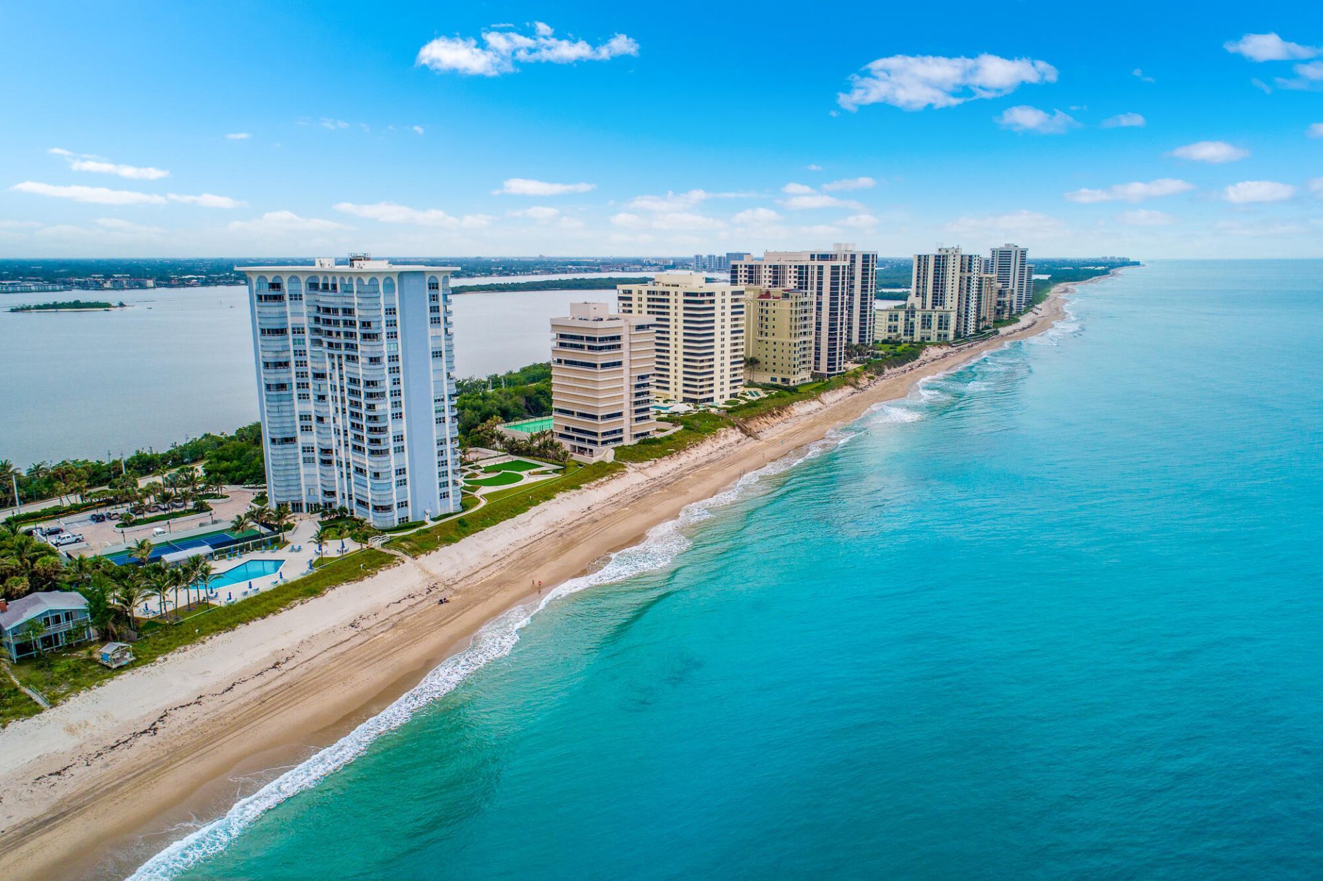 5200 N Ocean Drive, Unit 606, Singer Island, FL 33404 Photo