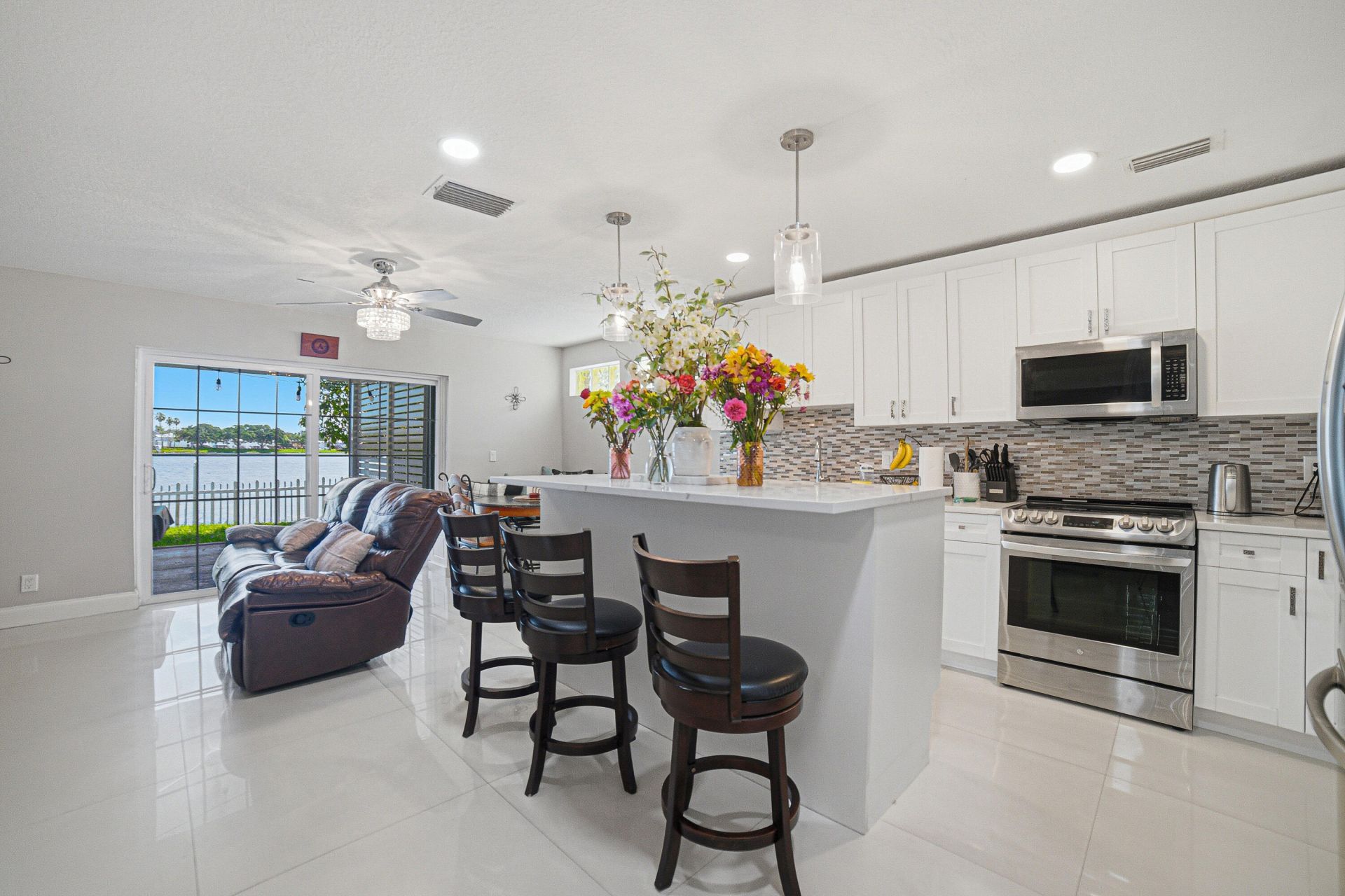 6466 Buena Vista Drive, Margate, FL 33063 Photo