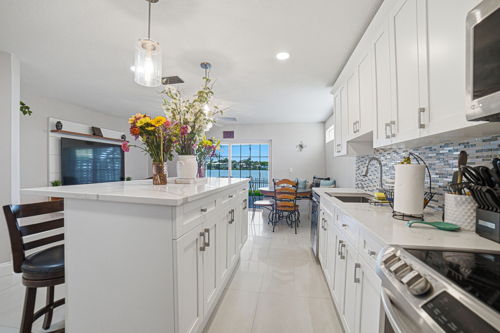 6466 Buena Vista Drive, Margate, FL 33063 Photo