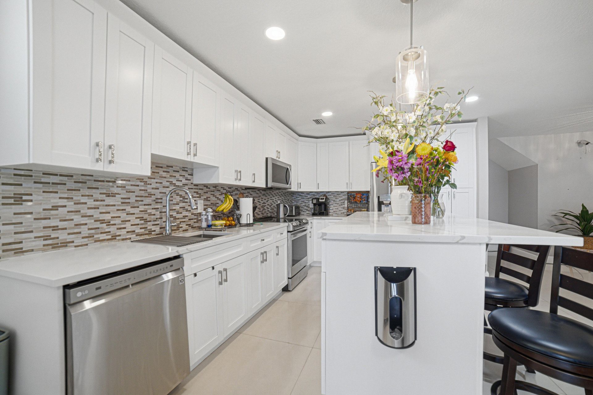 6466 Buena Vista Drive, Margate, FL 33063 Photo