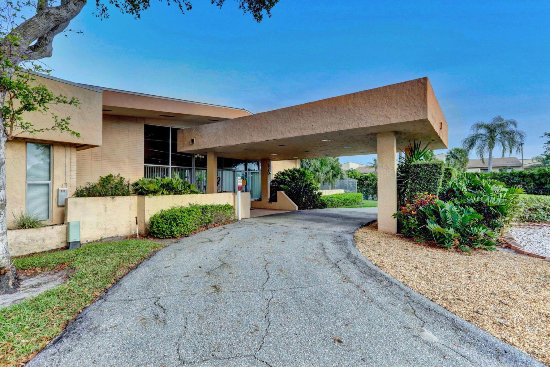 500 Executive Center Drive, Unit 3f, West Palm Beach, FL 33401 Photo