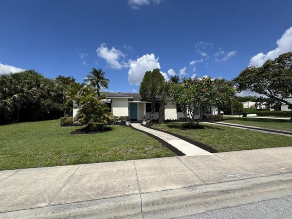 1725 N Lakeside Drive, Lake Worth Beach, FL 33460