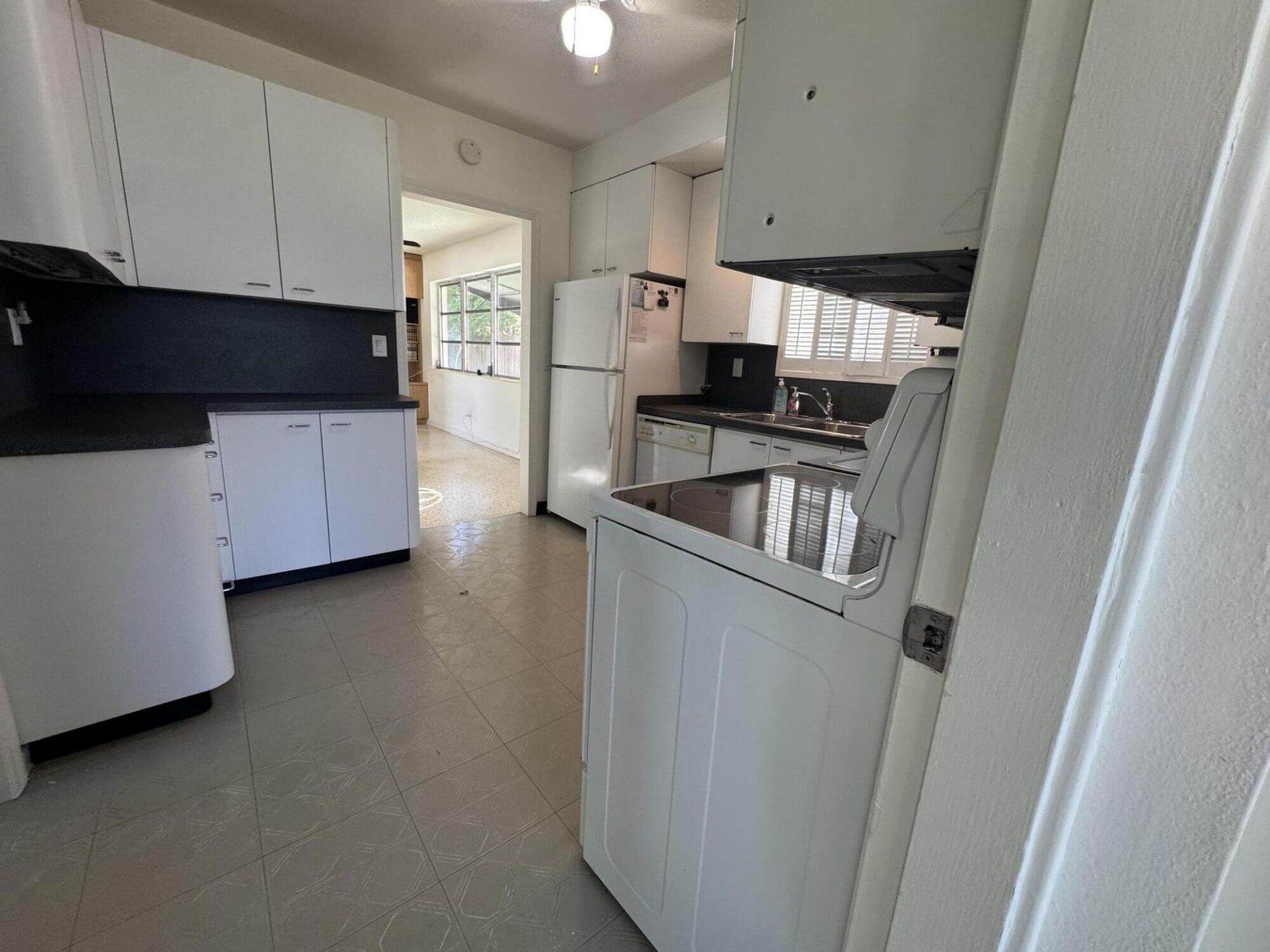 1725 N Lakeside Drive, Lake Worth Beach, FL 33460 Photo