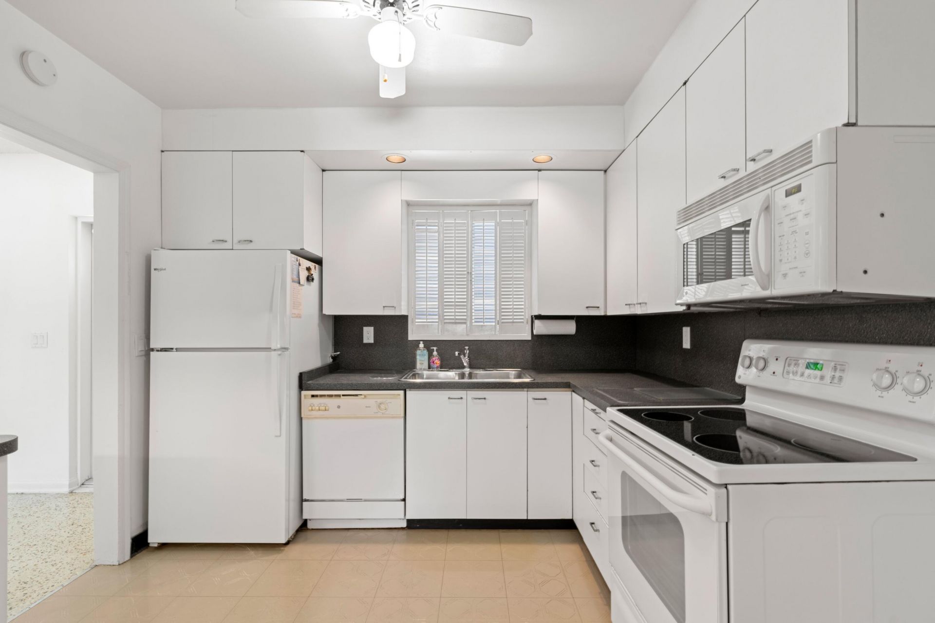 1725 N Lakeside Drive, Lake Worth Beach, FL 33460 Photo