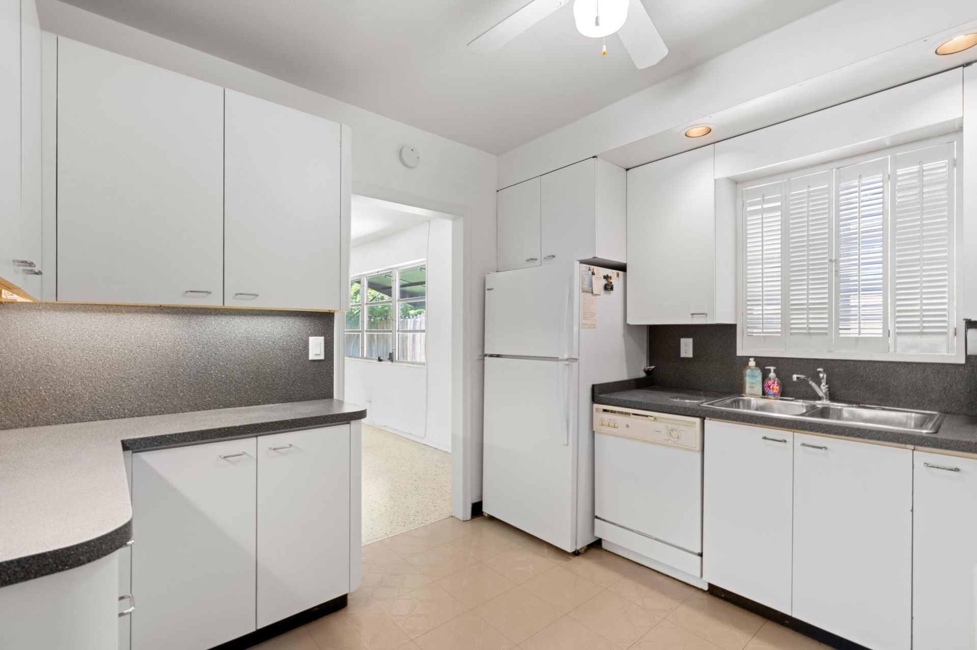 1725 N Lakeside Drive, Lake Worth Beach, FL 33460 Photo