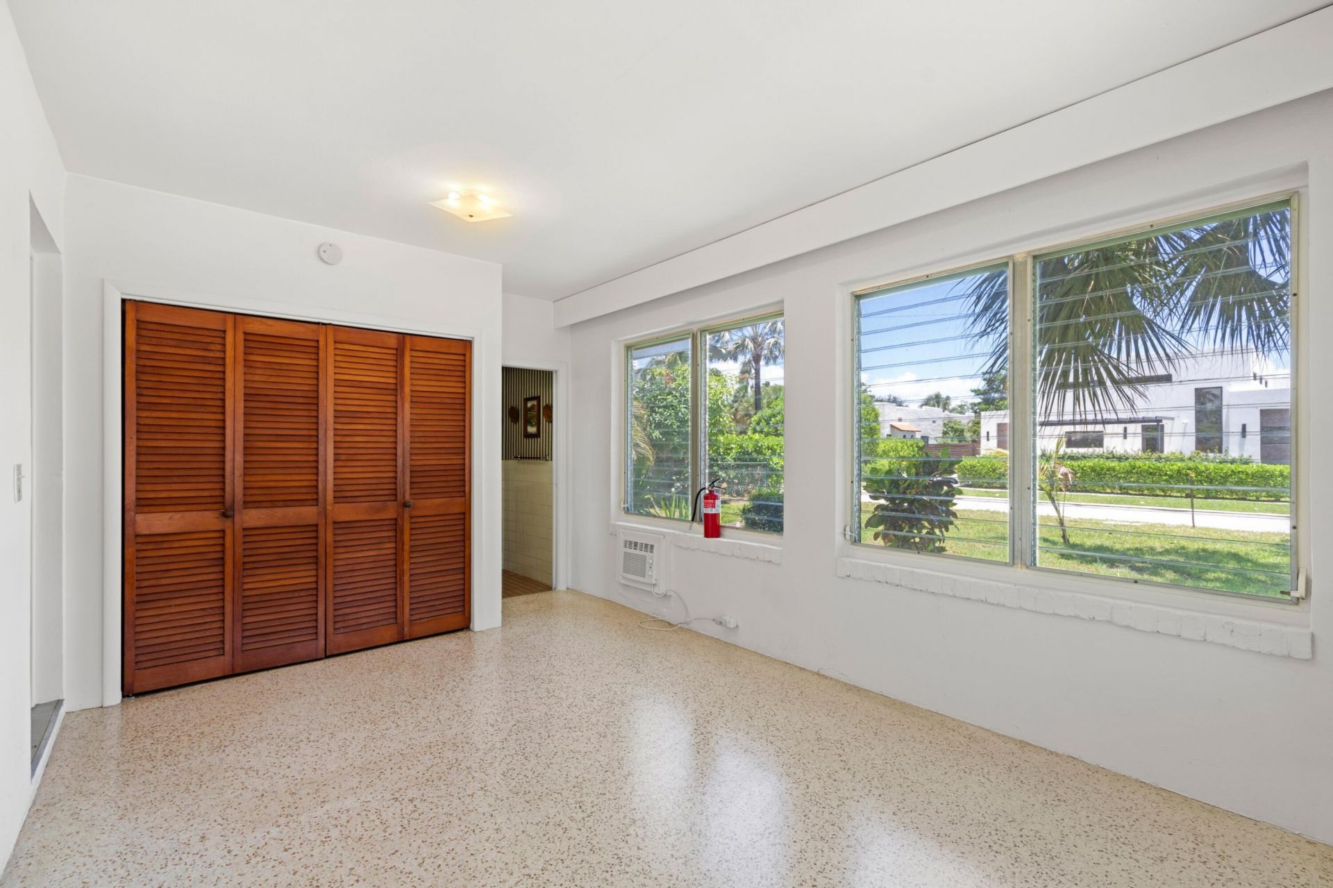 1725 N Lakeside Drive, Lake Worth Beach, FL 33460 Photo