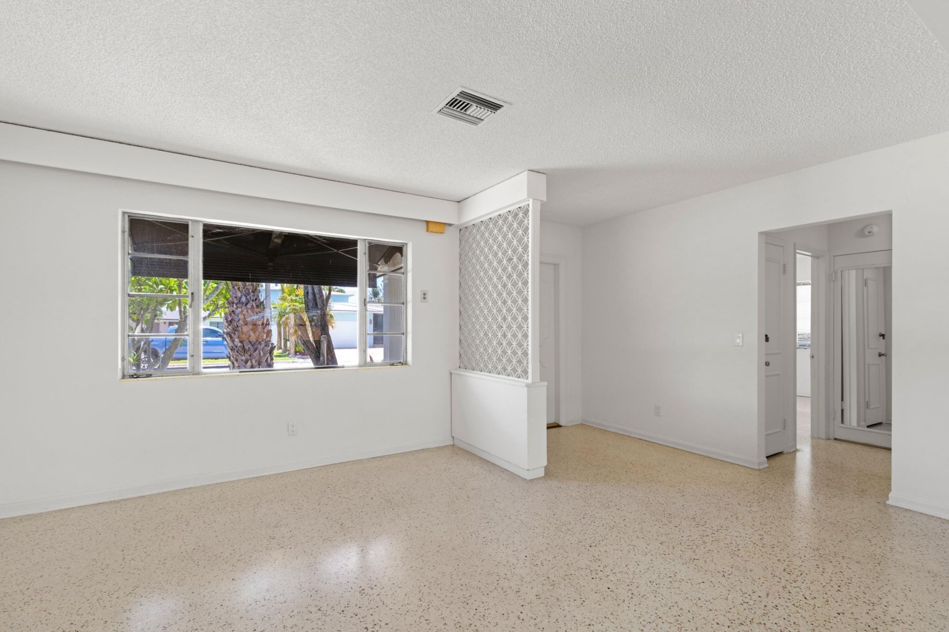 1725 N Lakeside Drive, Lake Worth Beach, FL 33460 Photo