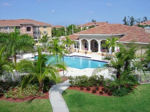 6559 Emerald Dunes Drive, Unit 207, Royal Palm Beach, FL 33411