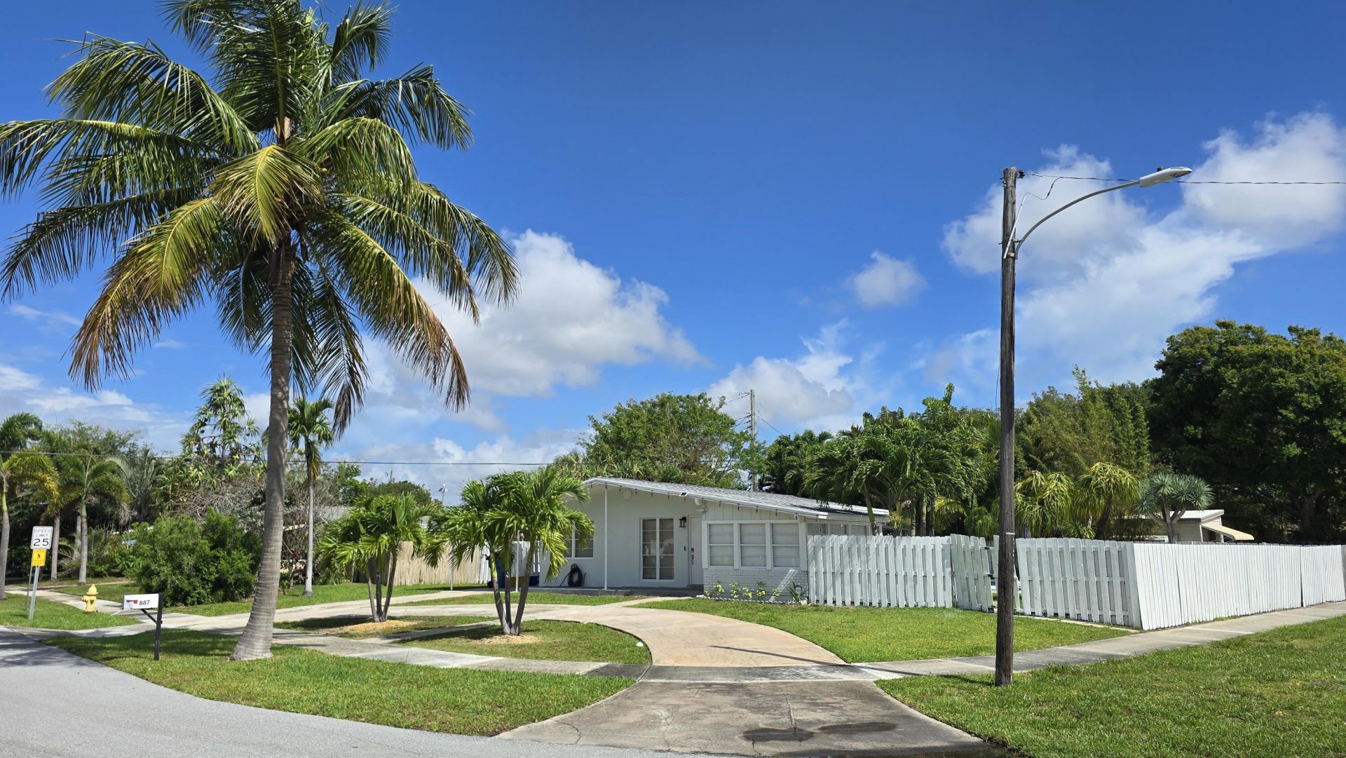887 W Duval Street, Lantana, FL 33462 Photo