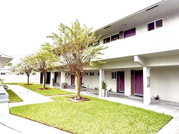 720 NE 7th Street, Unit 2a, Hallandale Beach, FL 33009