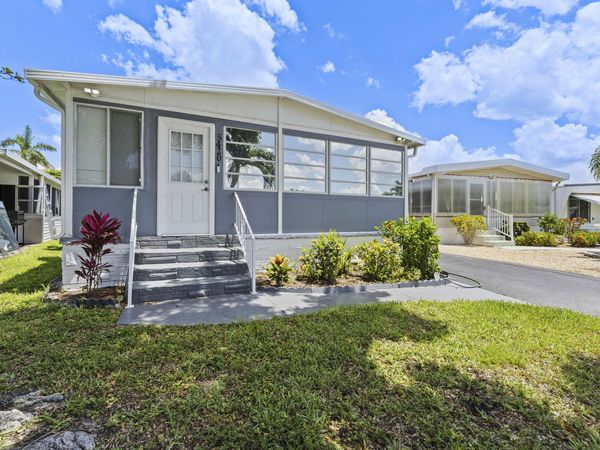 5420 SW Hiacinth Court, Fort Lauderdale, FL 33312