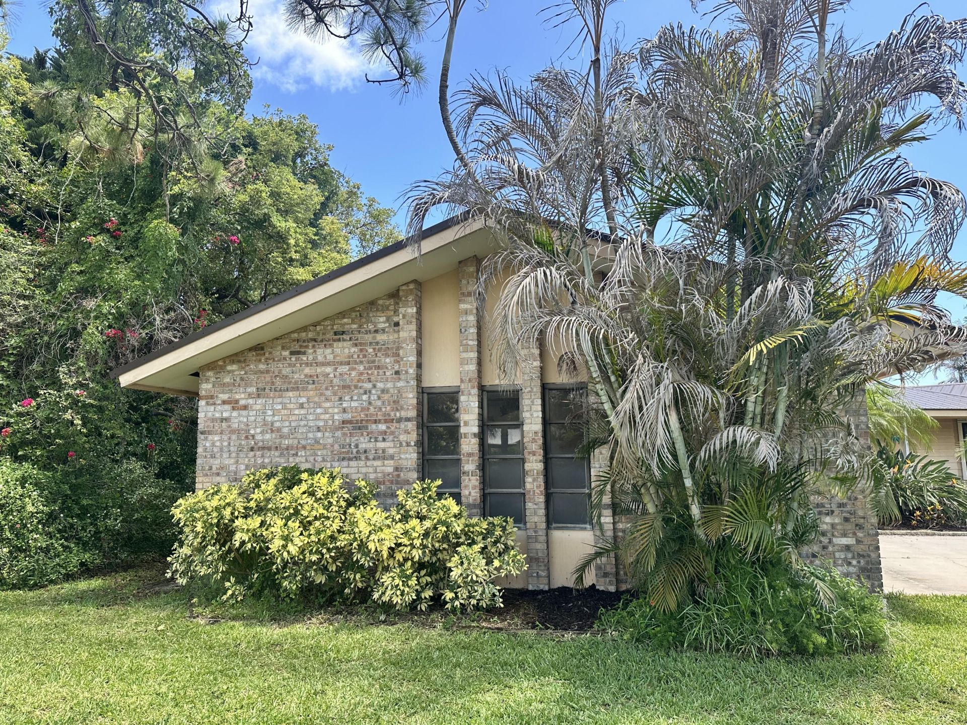 931 NE Town Terrace, Jensen Beach, FL 34957 Photo