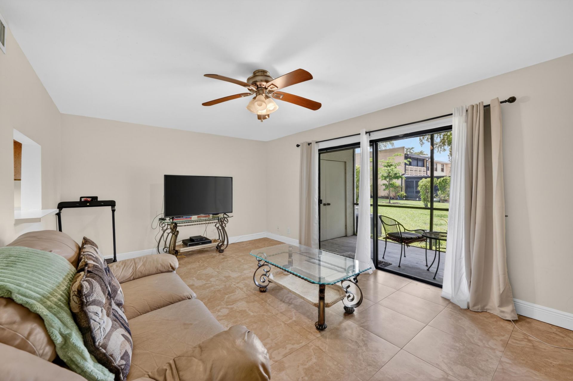 9409 NW 42nd Street, Sunrise, FL 33351 Photo