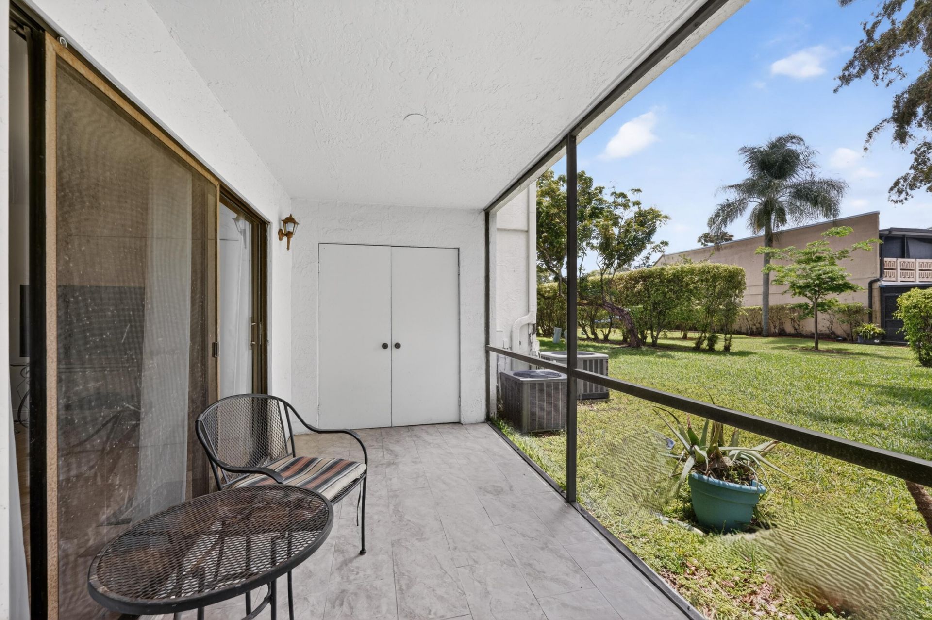 9409 NW 42nd Street, Sunrise, FL 33351 Photo