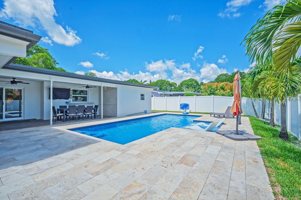 8651 NW 18th Street, Pembroke Pines, FL 33024 Photo