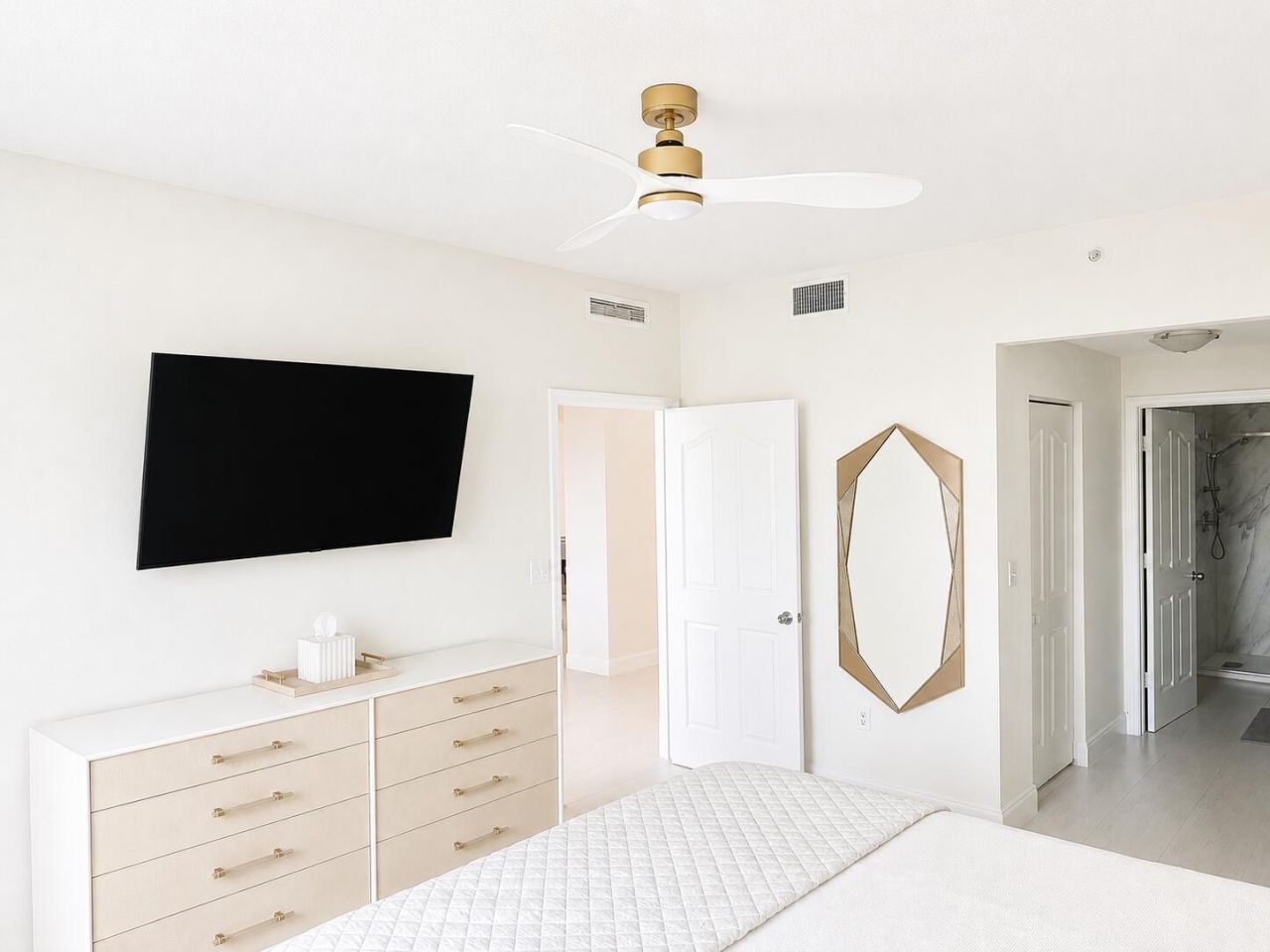 255 NE 3rd Avenue, Unit 2403, Delray Beach, FL 33444 Photo